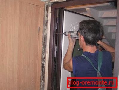 Укрепване на рамката на вратата