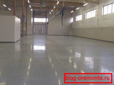 Бетонният под след залепване, фугиране и полиране