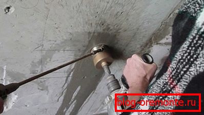 Пробиване с твърда алуминиева чаша с водно охлаждане Пробиване с твърда алуминиева чаша с водно охлаждане