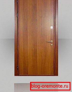 Нанасяне на ламинат в края на вратата