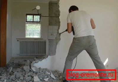Демонтиране на дяла своими силами с помощью перфоратора Демонтиране на дяла своими силами с помощью перфоратора