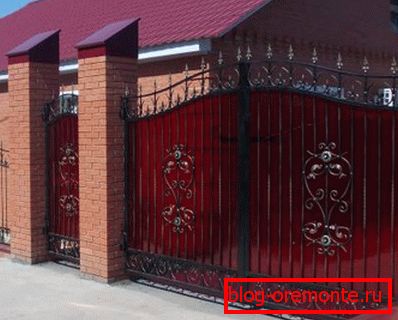Портали с поликарбонат дизайн на вратите с вграден
