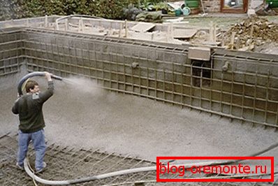 За пълнене на купата на басейна се нуждаете от водоустойчиво съединение