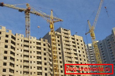 Къщи, построени с бетонни плочи Къщи, построени с бетонни плочи
