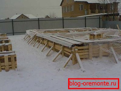 Формиране на фондацията през зимния сезон: снимка