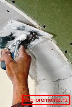 прилагайте замазката прилагайте замазката