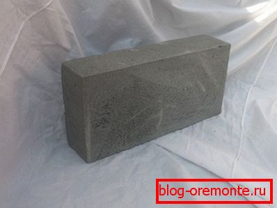 Снимка на монолитен блок. Снимка на монолитен блок.