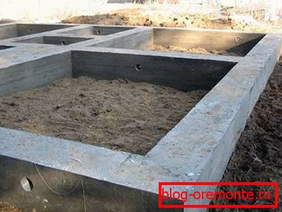Грунтовите почви са много взискателни за състава на бетона за основата. Грунтовите почви са много взискателни за състава на бетона за основата.