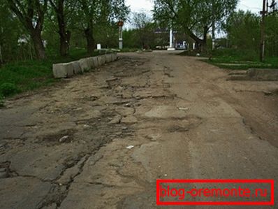 Използването на фин чакъл или пресяване за създаване на смеси, които се използват при производството на пътища, води до бързо износване Използването на фин чакъл или пресяване за създаване на смеси, които се използват при производството на пътища, води до бързо износване