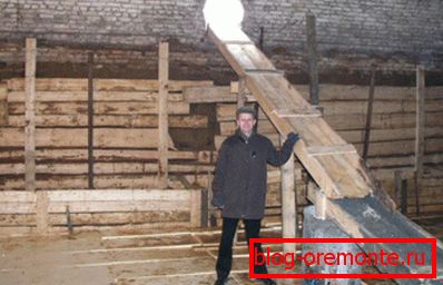 Тава за доставяне на бетон в конкретната работна зона Тава за доставяне на бетон в конкретната работна зона