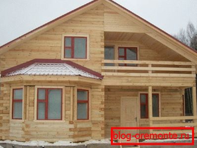 Аматьорска снимка на къщата от профилиран материал