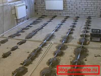 Морски къщи над груб замазка