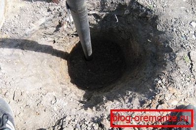 Как се закрепва велпапето към оградата?