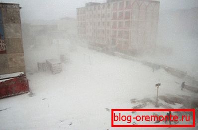 В снимката - зимата в Anadyr. През януари температурата спада до -45 градуса. В снимката - зимата в Anadyr. През януари температурата спада до -45 градуса.