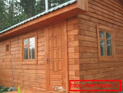 На фото – баня из нестроганого бруса. На фото – баня из нестроганого бруса.