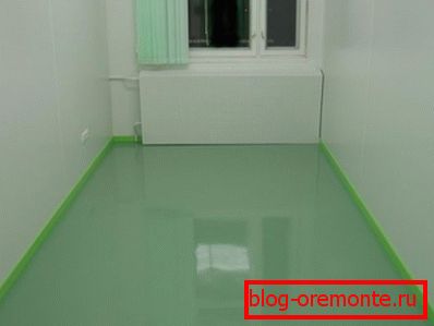 Снимката показва саморазливни подове.