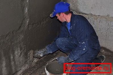 Нанасяне на устойчив на влага хоросан върху стените на мазето Нанасяне на устойчив на влага хоросан върху стените на мазето