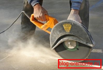 Режещи шевове в бетон с български