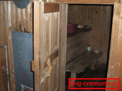 Обърнете внимание на снимката - показва неправилното място на фурната в предната част на капака, което е опасно за здравето Обърнете внимание на снимката - показва неправилното място на фурната в предната част на капака, което е опасно за здравето