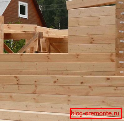 Прозоречните отвори в къщата на гредата не изискват допълнителна армировка
