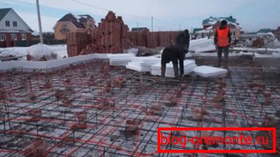 От поставените проводници топлината се прехвърля към разтвора