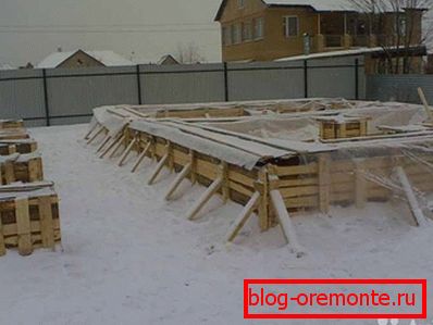 При работа в студени сезони се добавят към състава добавки, които увеличават точката на замръзване на водата, но солта в такива разтвори не се препоръчва