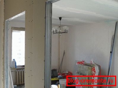 Външните отвори на вратите са готови за монтаж Външните отвори на вратите са готови за монтаж