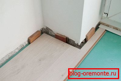 Разстояние от стената до дъските