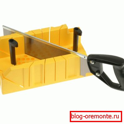Столът Столът
