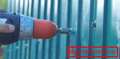 Монтаж на профилирания лист Заварени вратички