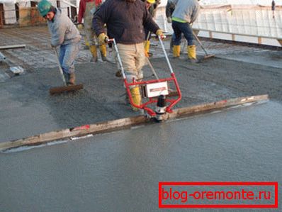 Вибратор за полагане на замазки и плочи. Вибратор за полагане на замазки и плочи.