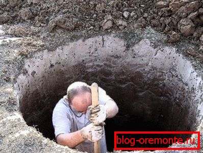 Разкопаваме яма от един и половина метра.