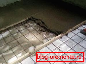 Напълване на разтвора на нагревател във вана Напълване на разтвора на нагревател във вана